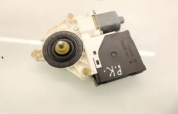 Volkswagen Golf Plus Front door window regulator motor 1K0959793J