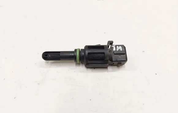 BMW 3 E46 Intake air temperature sensor 13621739510 1739510