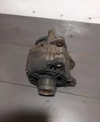 Volkswagen Golf IV Generator/alternator 037903025C