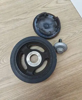Volvo V60 Crankshaft pulley 9654961080