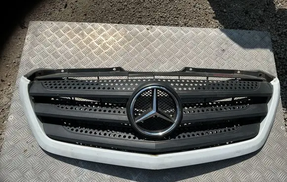 Mercedes-Benz Sprinter W906 Front grill A9068880523