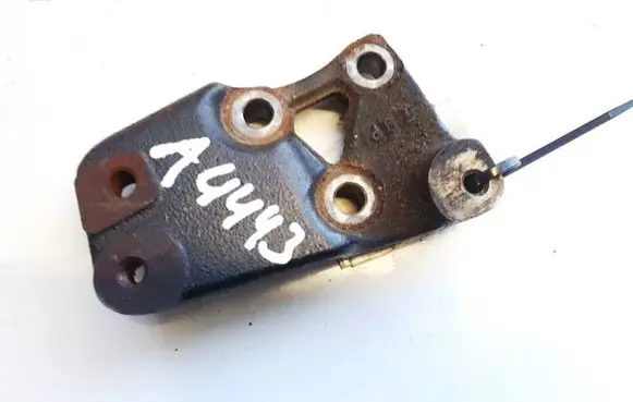 Honda CR-V Engine mounting bracket
