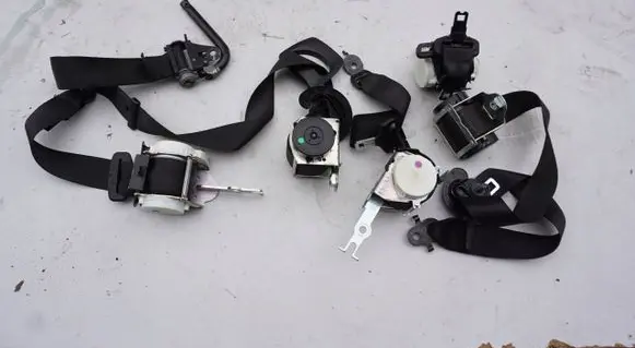 BMW 5 F10 F11 Front seatbelt PASYBEZPIECZESTWA