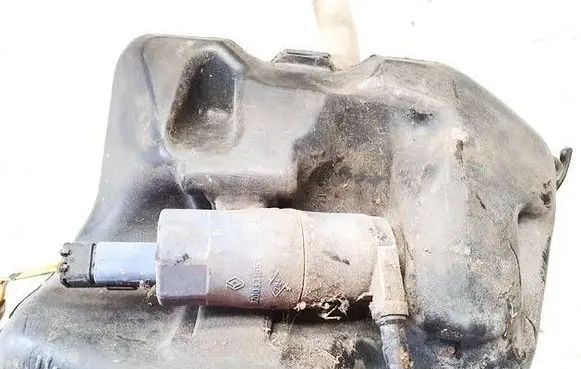 Citroen C5 Windscreen/windshield washer pump 8200331654