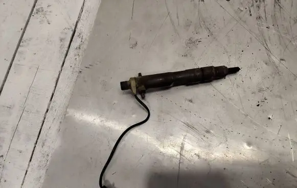 Volkswagen PASSAT B5 Fuel injector 028130201j