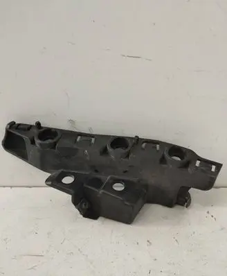 Audi Q7 4M Front bumper mounting bracket 4M0807284A