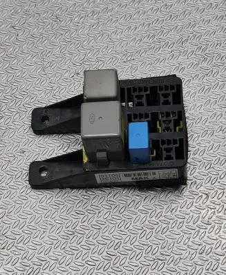 Hyundai Tucson JM Fuse module 911052E101 B781451 E771005