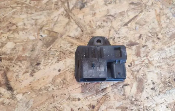BMW 3 F30 F35 F31 Glow plug pre-heat relay 857008702 0522120103
