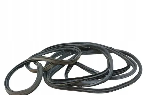 Ford Turneo Courier Rubber seal front door (on door) 