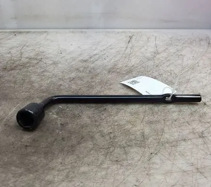 Hyundai Santa Fe Wheel nut wrench