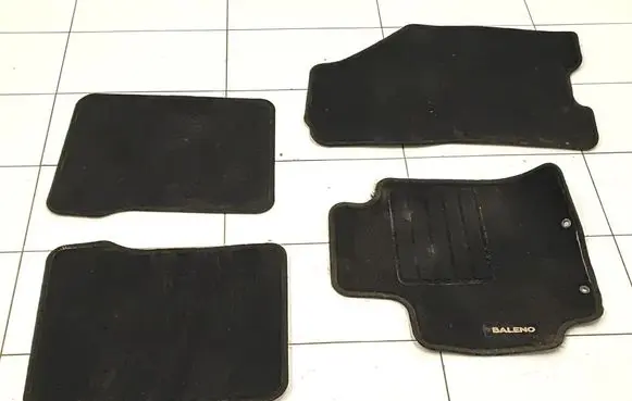 Suzuki Baleno IV Car floor mat set 