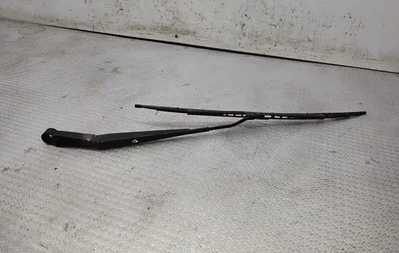 Nissan Pathfinder R51 Windshield/front glass wiper blade 39570RHD
