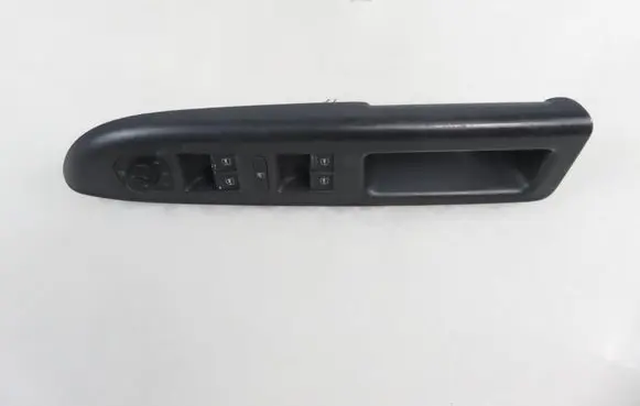 Volkswagen Golf Plus Electric window control switch 5M1867371C