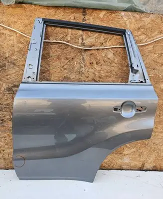 Suzuki Vitara (LY) Rear door