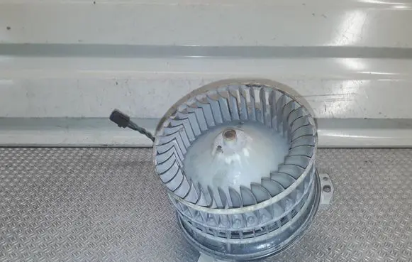 Chrysler Pacifica Heater fan/blower AY1661000346