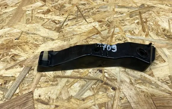 KIA Carens III Front bumper mounting bracket 86513A4010