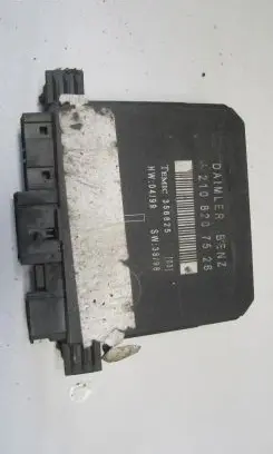 Mercedes-Benz E W210 Door control unit/module 2108207526