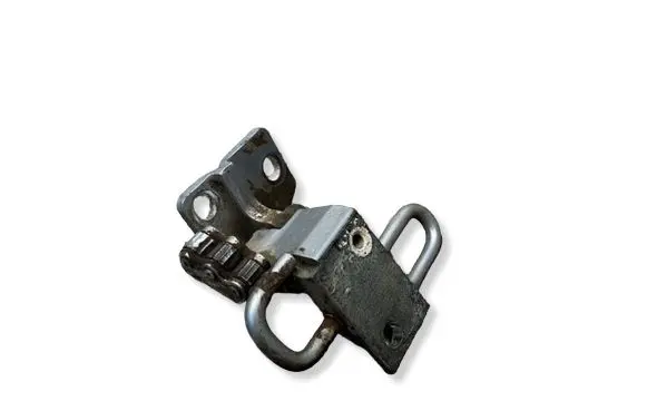 Volkswagen PASSAT B6 Front door lower hinge 3C8831411A