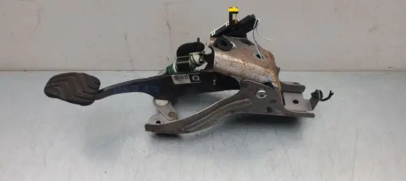 Renault Kadjar Clutch pedal 465034BG2B08