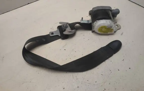Hyundai i30 Front seatbelt H099601
