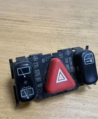 Mercedes-Benz E W210 Hazard light switch 2108208010 D9203