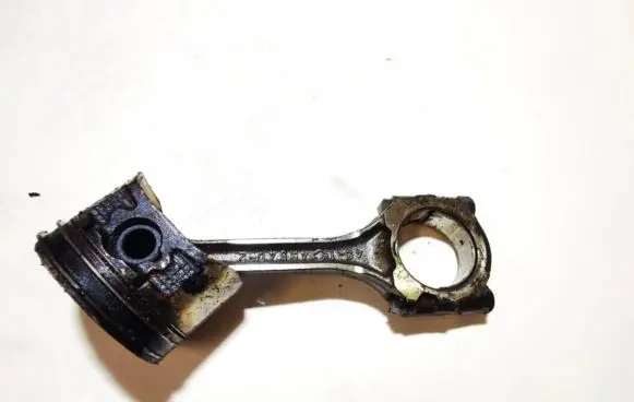 Nissan Almera N16 Piston with connecting rod 4514m5401