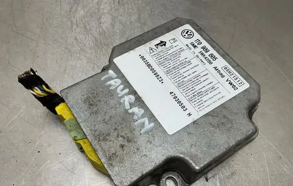Volkswagen Touran I Airbag control unit/module 1T0909605 5WK43150 47030503