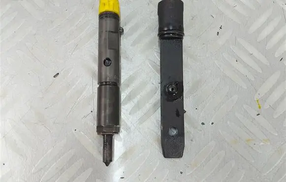 Opel Zafira Life Fuel injector 0915840