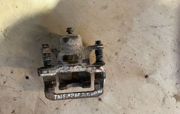 Nissan Pathfinder R51 Rear brake cylinder 