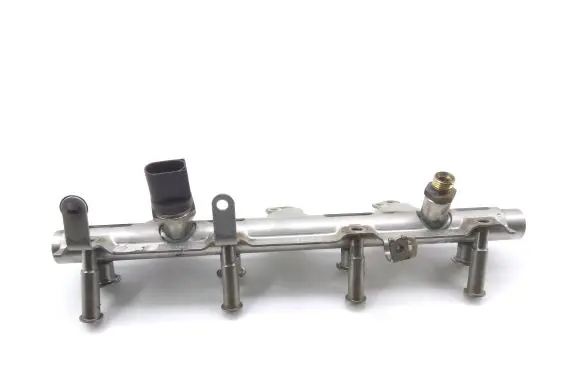 Audi A5 Sportback 8TA Fuel main line pipe 06J133317M