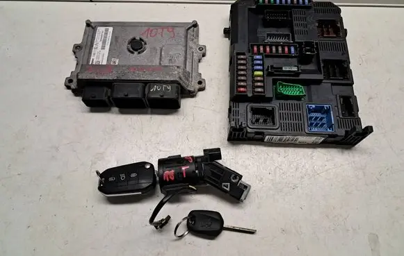 Peugeot 2008 I Engine ECU kit and lock set 9805895780 9807532080