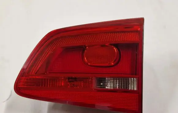 Volkswagen Touran II Tailgate rear/tail lights 1T0945094