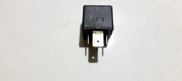 Fiat Punto (176) Other relay b3852110 12v-50a