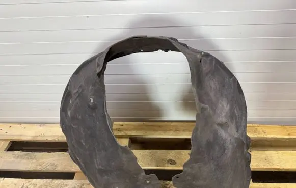 Audi Q7 4M Rear arch 4M0810171F