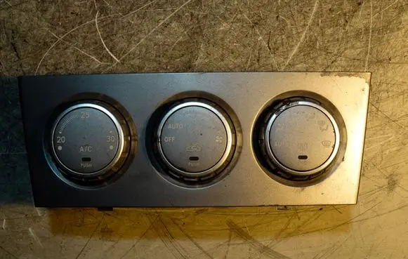 Subaru Forester SG Climate control unit 72311SA 68515CA 5037225170