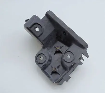 Audi A6 S6 C6 4F Rear bumper mounting bracket 4F9807891