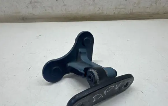 Mercedes-Benz GLE W167 Front door upper hinge A0000239772
