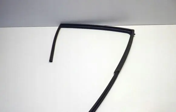 Suzuki SX4 S-Cross Rubber seal rear door 