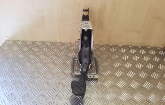 Volkswagen Caddy Brake pedal 1T1721057P