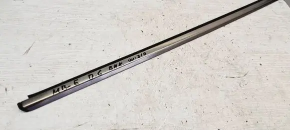 Mercedes-Benz E W210 Rear side glass trim 