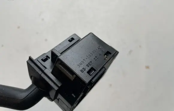 Ford Focus C-MAX Indicator stalk 3M5T13335