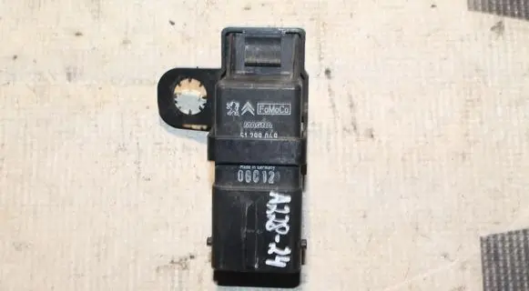Volvo V40 Glow plug pre-heat relay 51299049