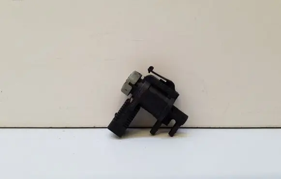 Volkswagen Touareg I Turbo solenoid valve 1J0906283C