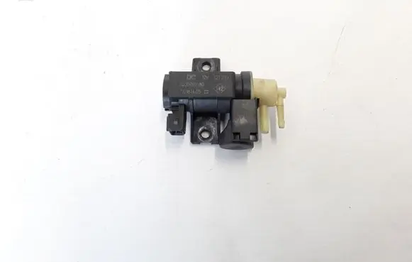 Renault Megane III Turbo solenoid valve 8200790180