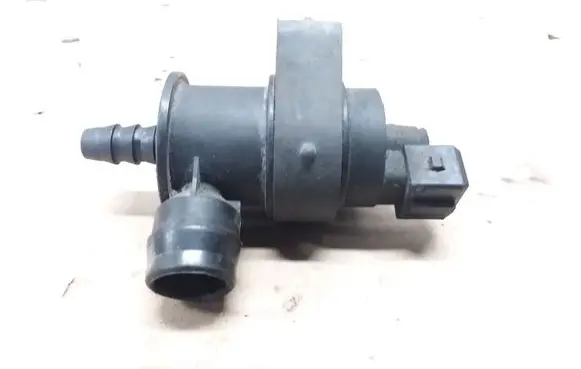 Volvo V50 Vacuum valve 8653909