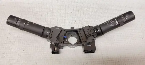 Subaru Outback Wiper turn signal indicator stalk/switch 10421SD 10407SD