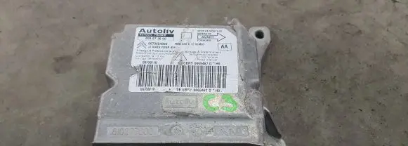 Citroen C3 Picasso Airbag control unit/module 9673654980
