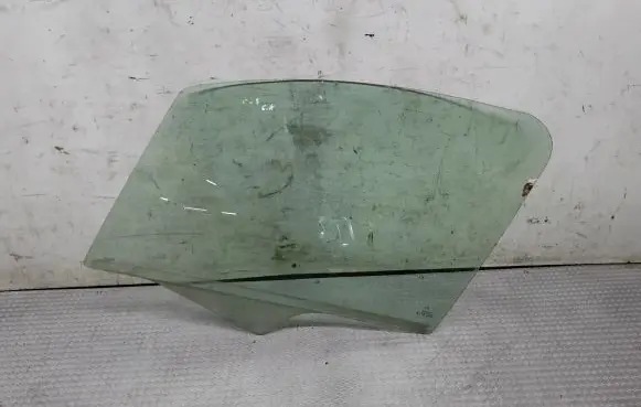 Citroen C3 Front door window glass four-door