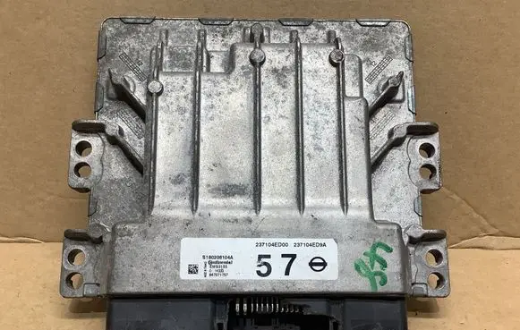 Nissan Qashqai Engine control unit/module 237104ED00 237104ED9A S180206104A