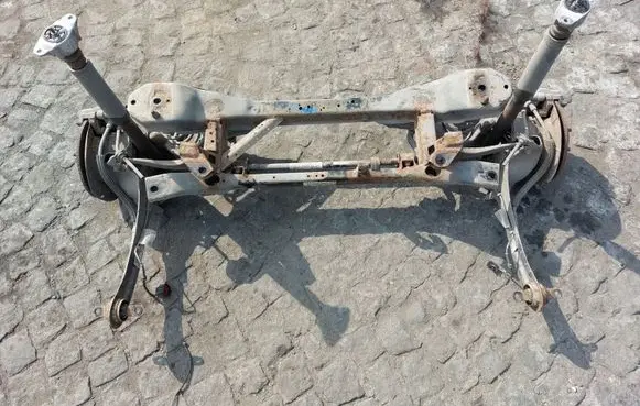 Ford C-MAX I Rear subframe 207073RS1678